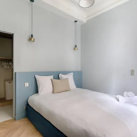 Apartment Champs Elysees Marbeuf Magnifique 4p